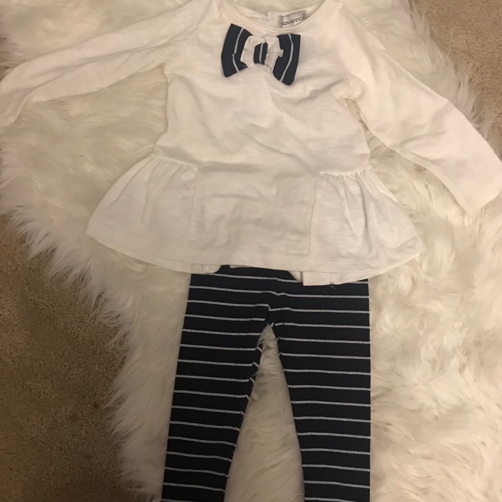 Toddler two-piece outfit.
